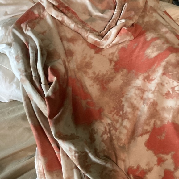 Super soft lightweight hoodie - Picture 2 of 4